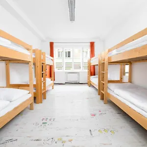 Albergue Benedikt Center, Praga