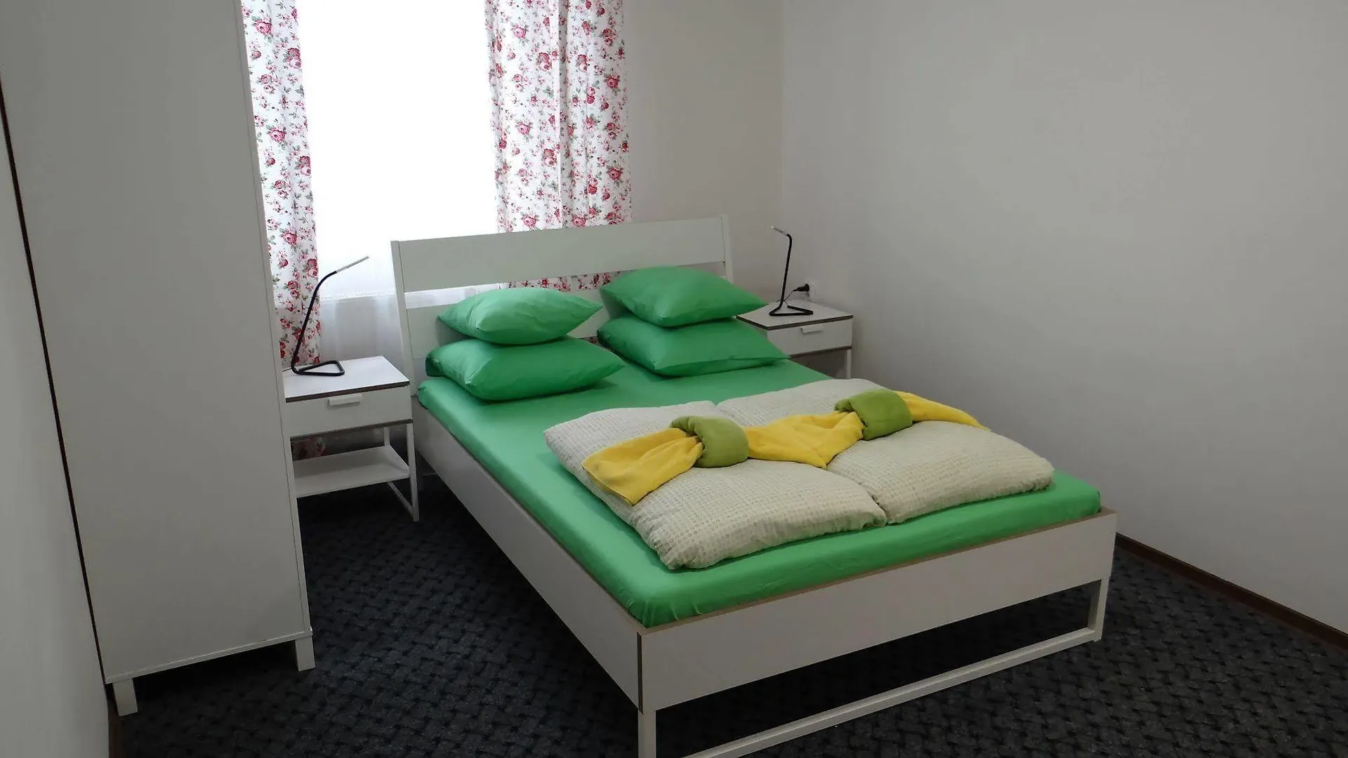 Sokolska Youth Hostel Prague