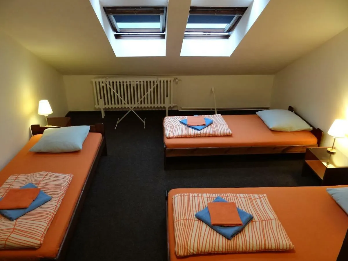 Sokolska Youth Hostel Прага